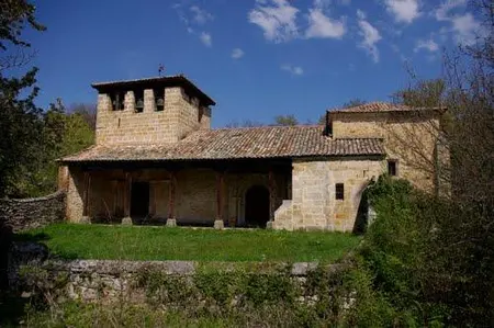 {{ $t('iglesia_romanica')}}