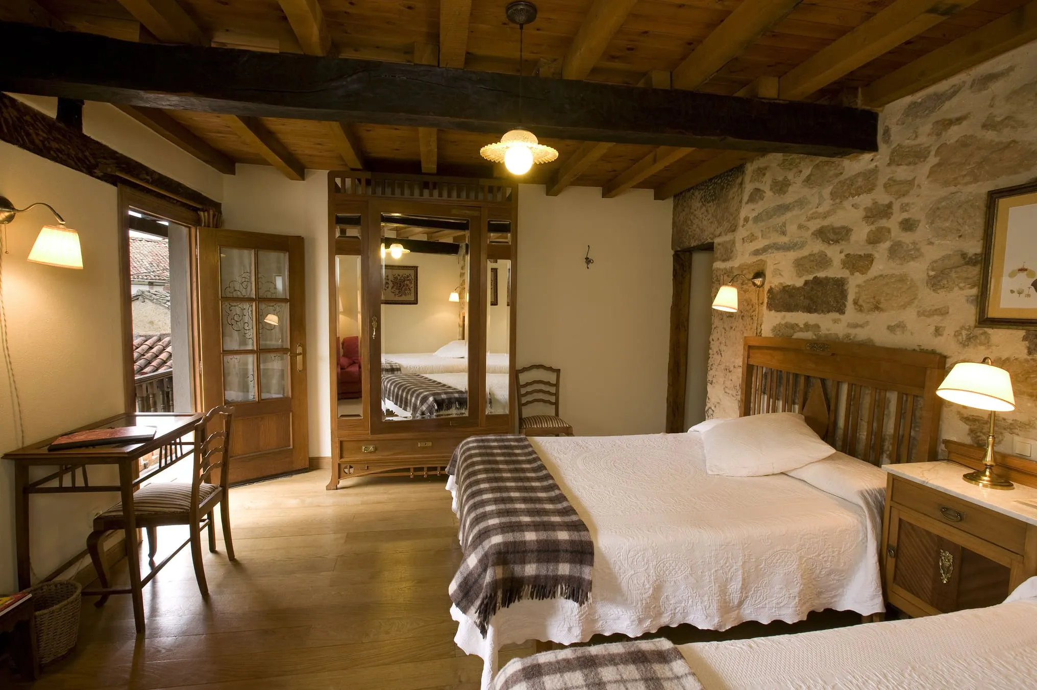 {{ $t('foto_habitacion')}}