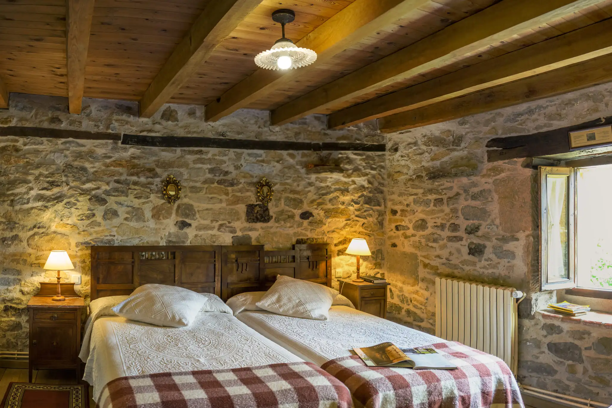 {{ $t('foto_habitacion')}}