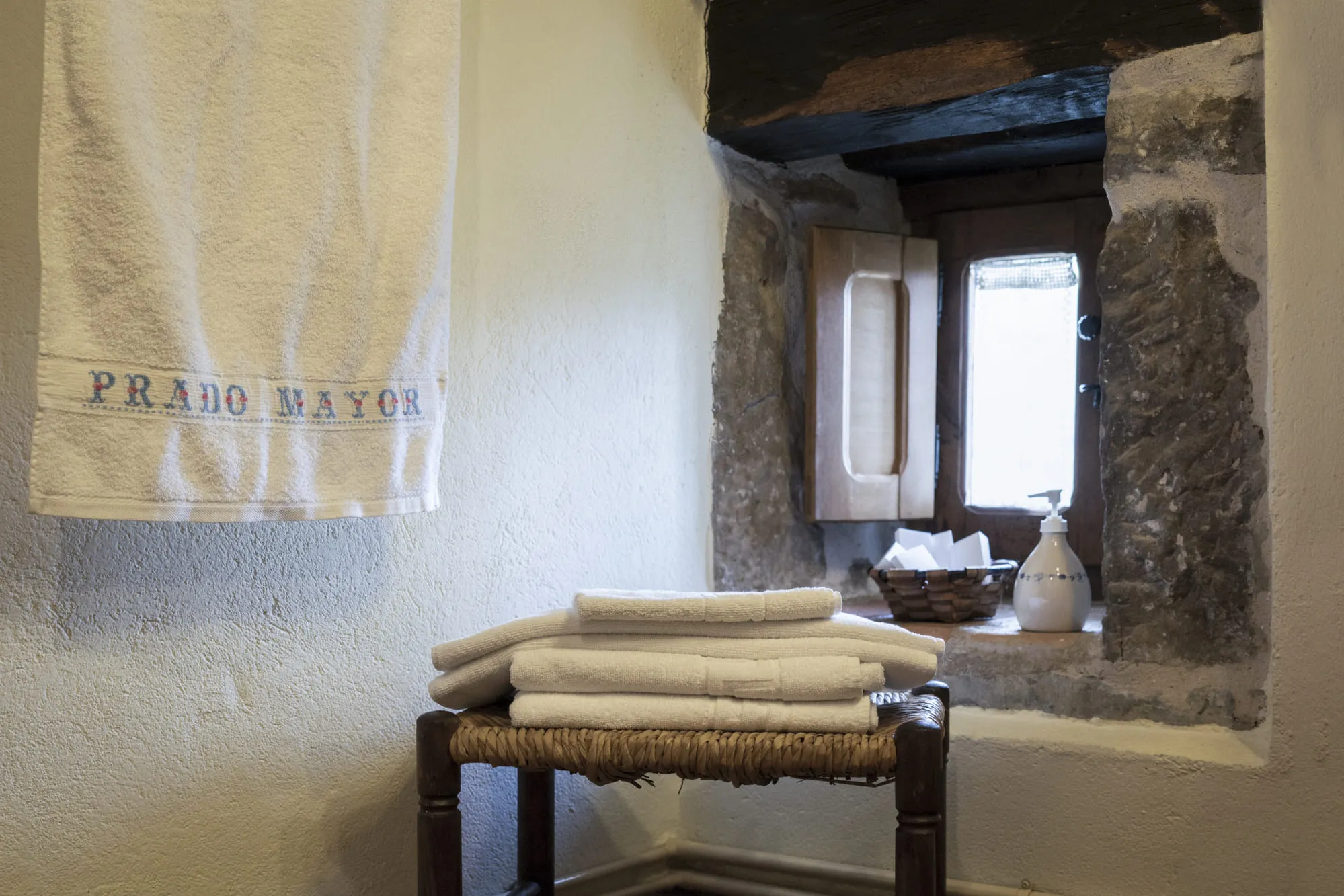 {{ $t('foto_habitacion')}}