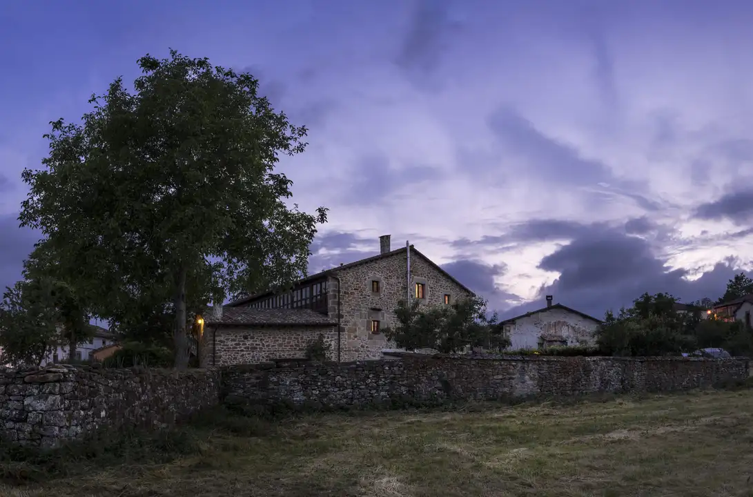 {{ $t('posada_atardecer')}}