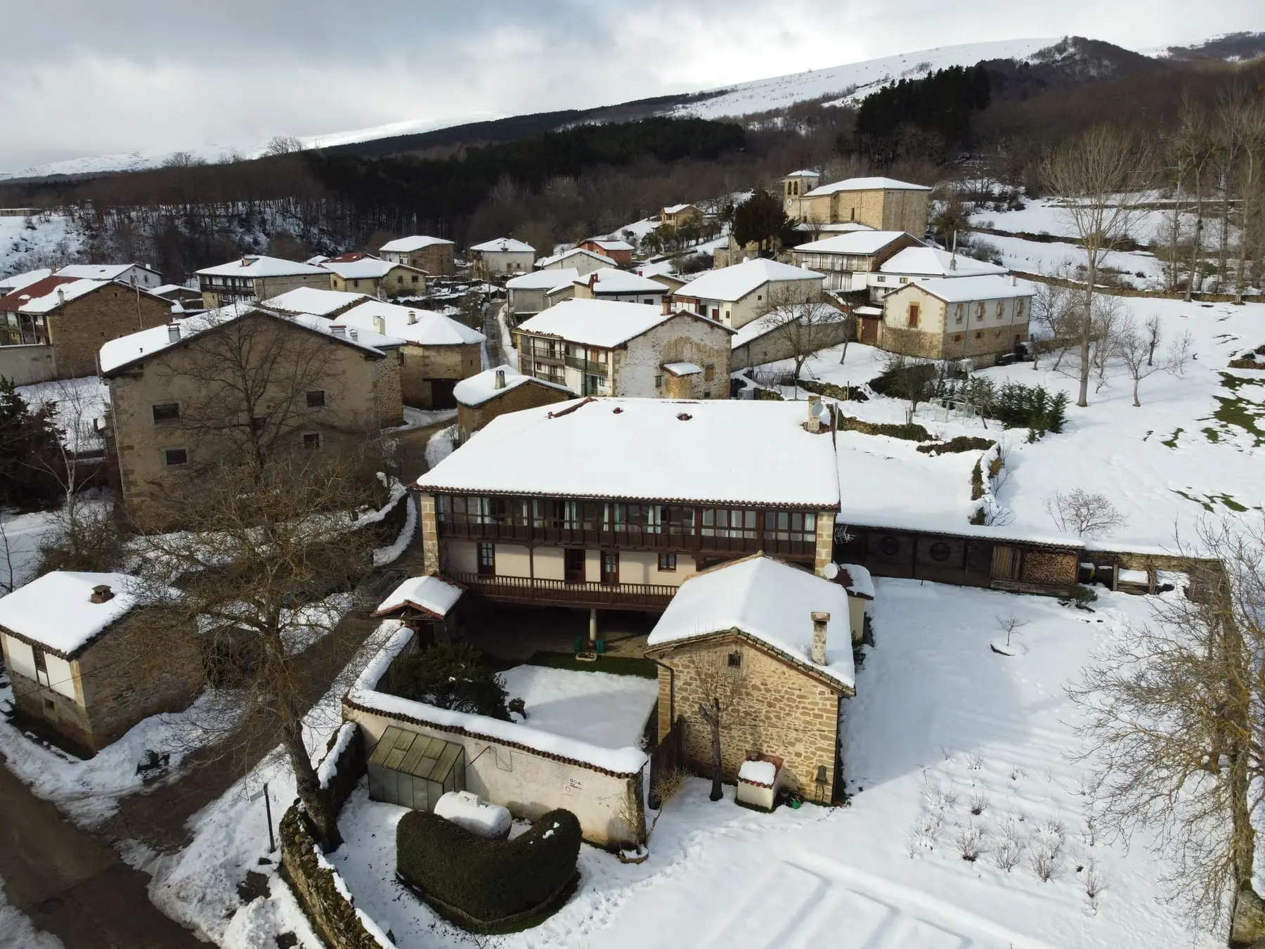 {{ $t('posada_nieve')}}