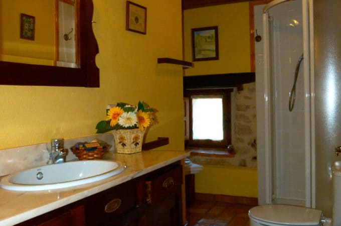 holly bathroom